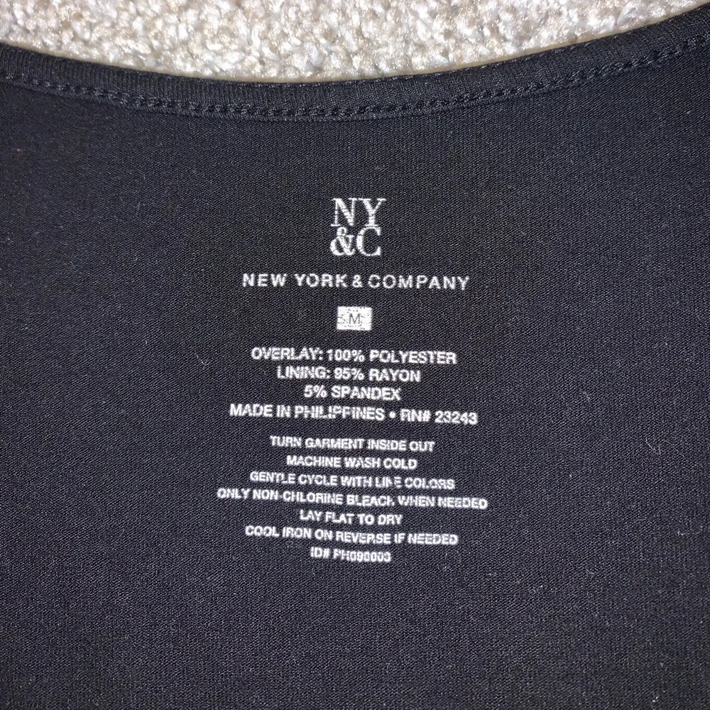 New York & Company Purple & Blue Floral Blouse size M - Picture 4 of 5